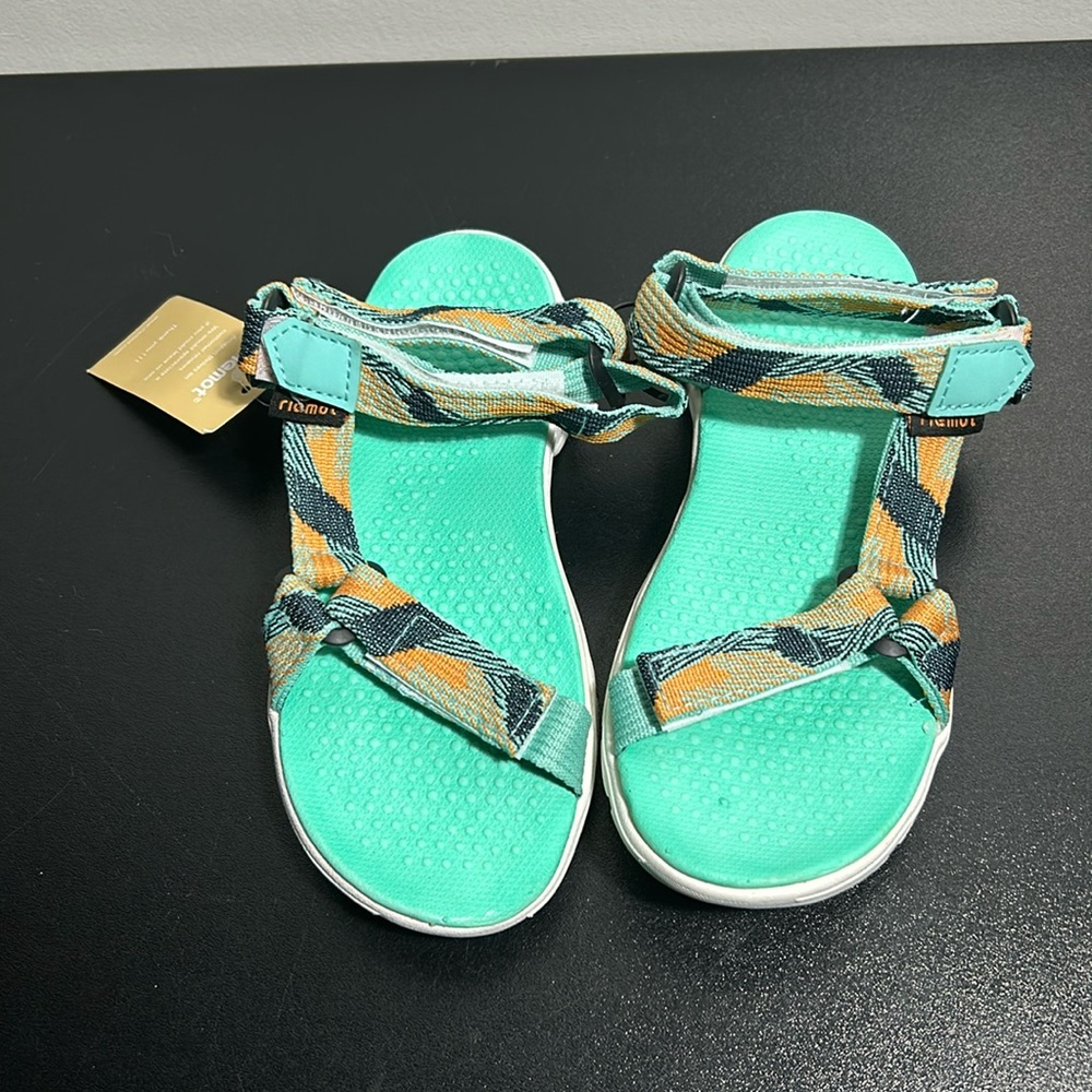 Girls‎ open to strap sandals
